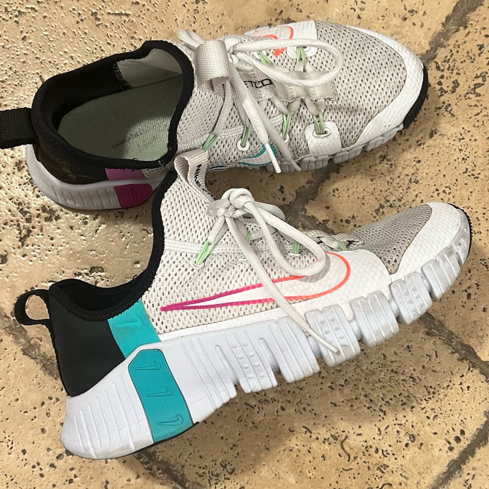 Nike metcon White and Black Athletic Shoes